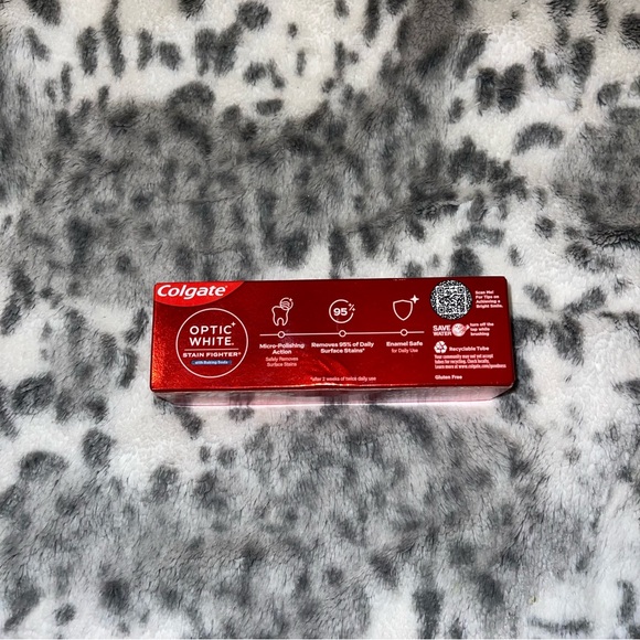 Colgate Optic White Toothpaste - Picture 7 of 8